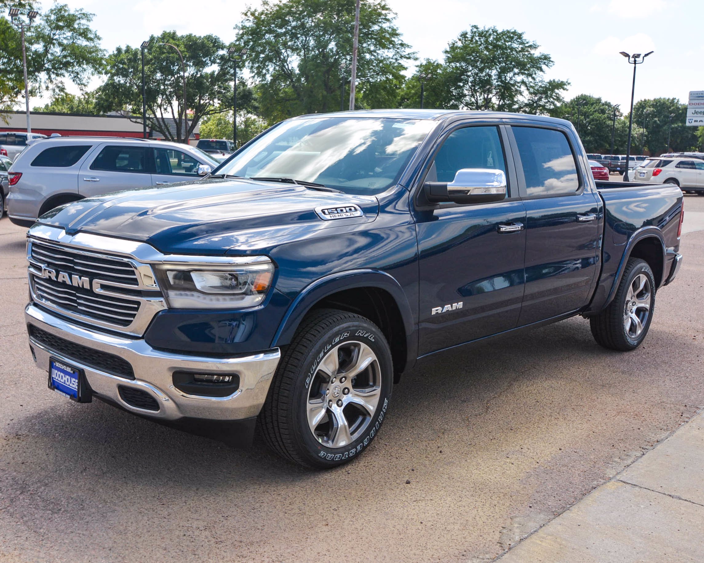 New 2020 RAM 1500 Laramie 4×4 Crew Cab