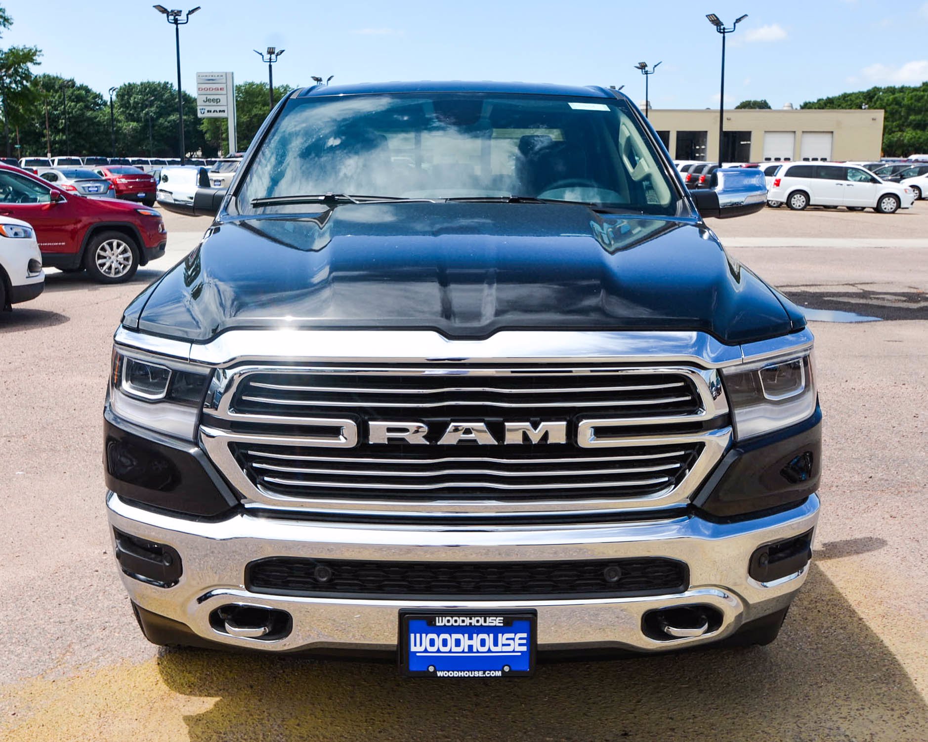 New 2020 RAM 1500 Laramie 4×4 Crew Cab