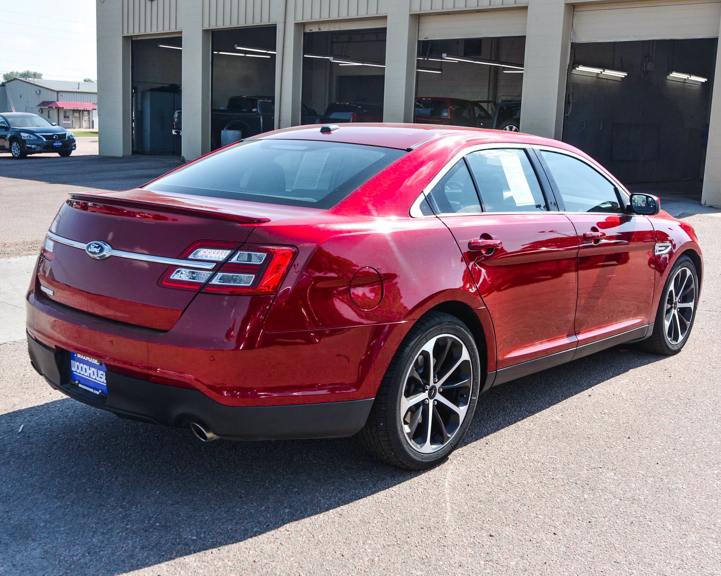 Pre-Owned 2015 Ford Taurus SEL FWD 4dr Car