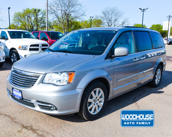 Pre Owned 2016 Chrysler Town Country Touring Regular In Sioux City Pre Owned 2016 Chrysler Town Country Touring