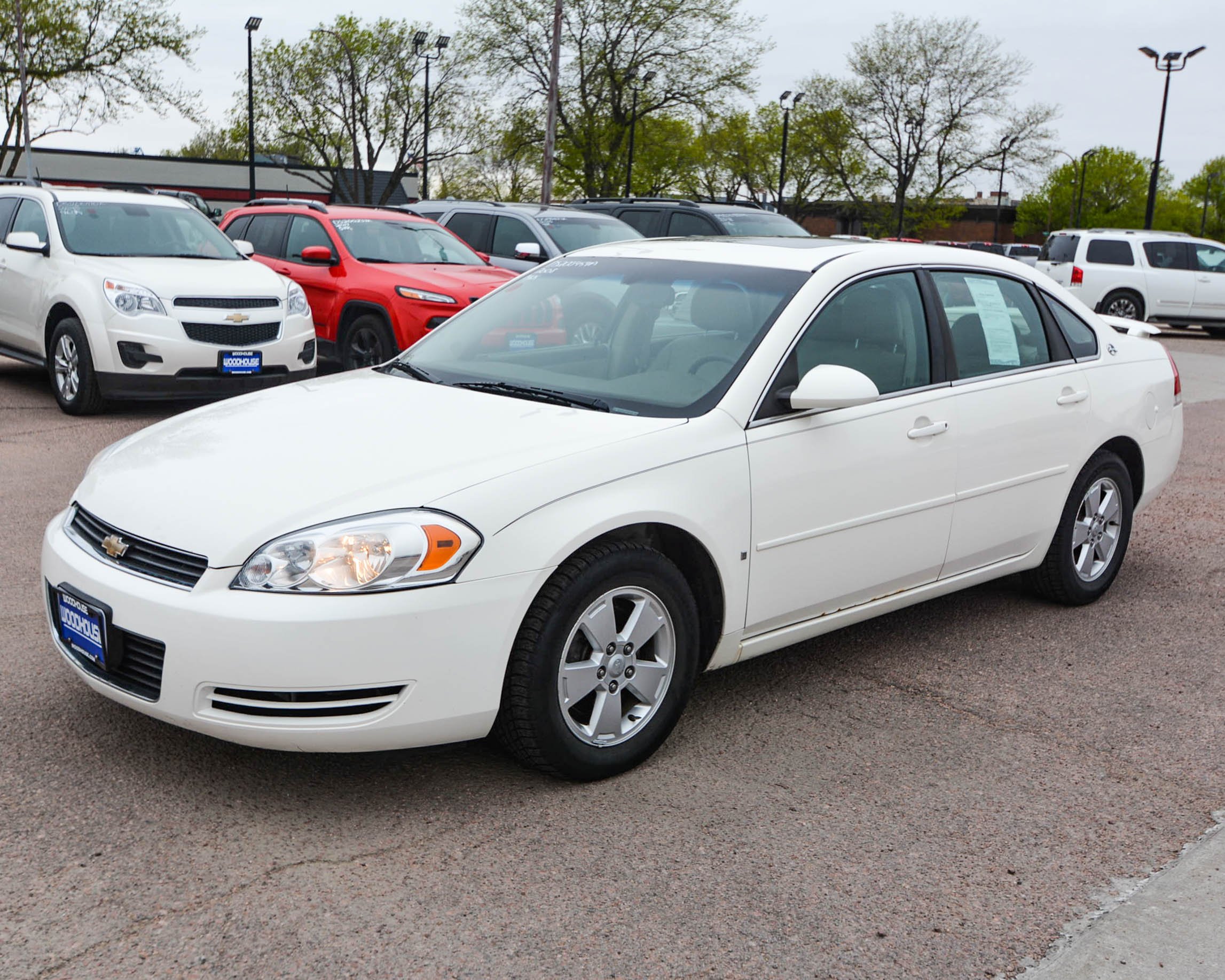 Pre-Owned 2008 Chevrolet Impala LT FWD 4dr Car