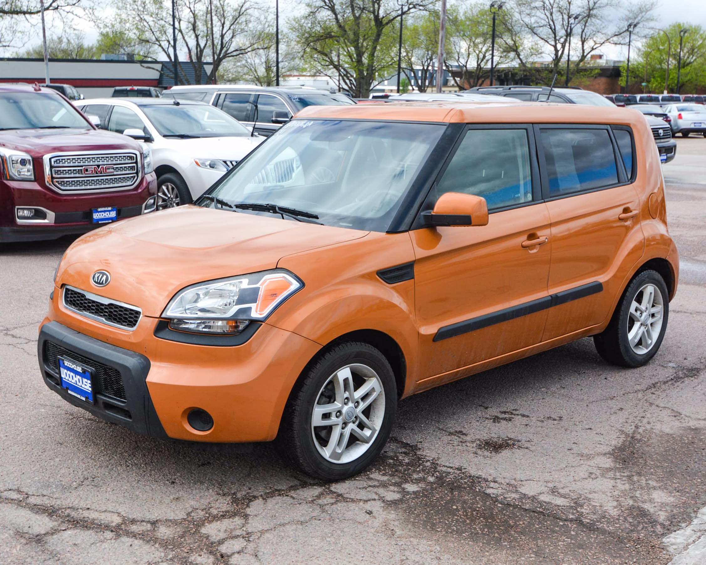 Pre-Owned 2011 Kia Soul + FWD Hatchback